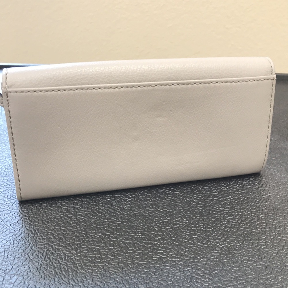 Michael Kors wallet - Picture 3 of 5